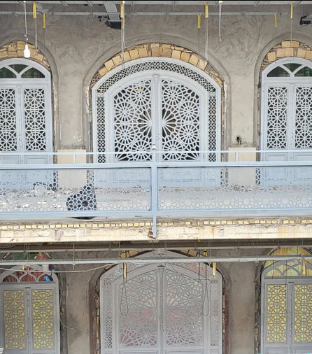 در و پنجره آهنی گره چینی ساختمان